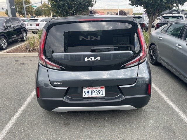 2024 Kia Soul LX S photo 3