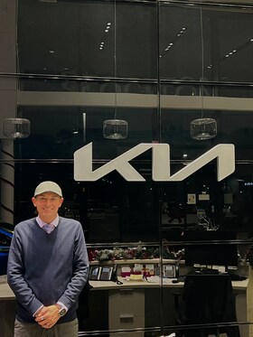 Staff member Paul Siggia from ID_6cafd0291fc6