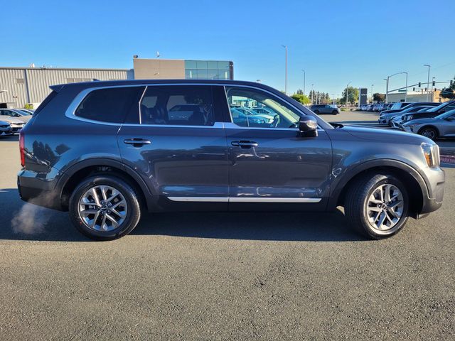 2024 Kia Telluride LX photo 2