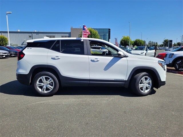 2024 Gmc Terrain SLE photo 3