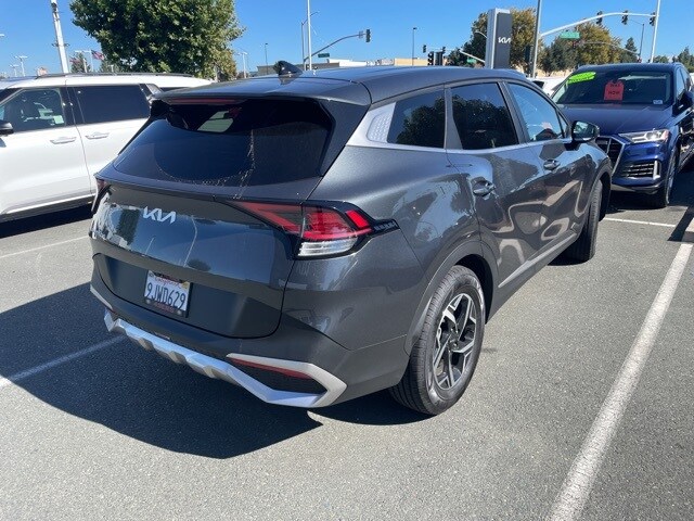 2024 Kia Sportage LX photo 3