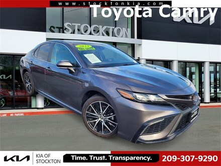 2023 Toyota Camry SE Sedan