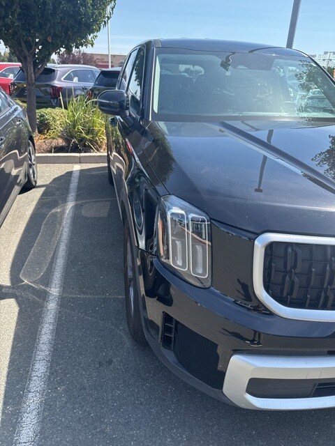 2024 Kia Telluride LX photo 3