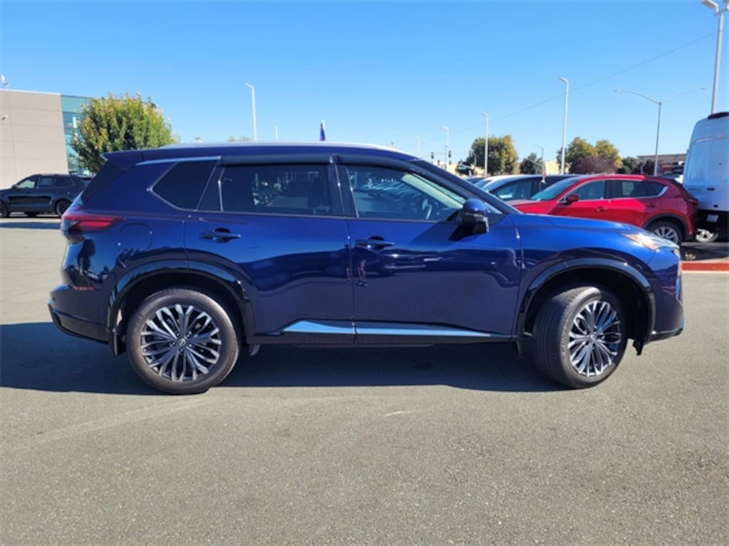 Used 2024 Nissan Rogue Platinum SUV