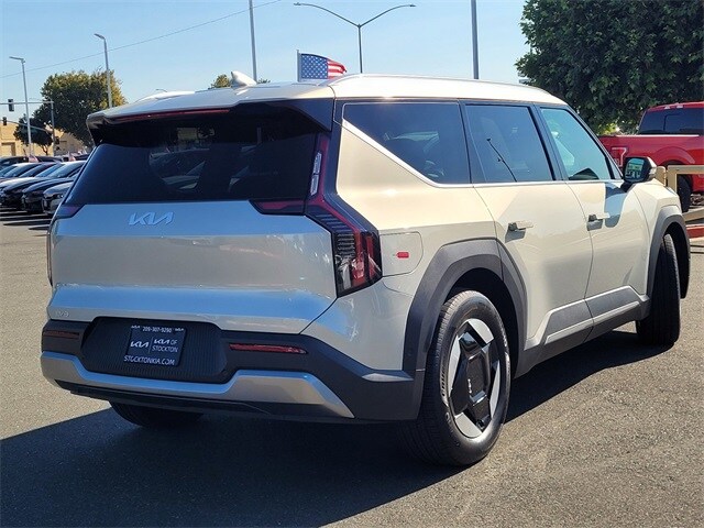 2026 Kia EV9 Wind photo 4