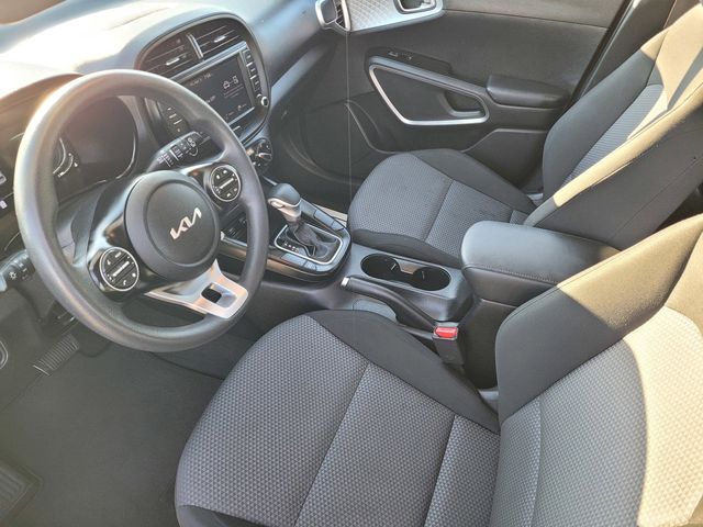 2024 Kia Soul LX photo 3