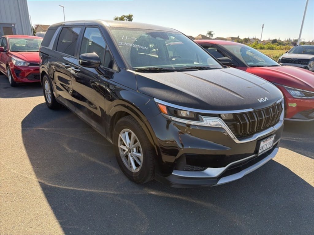 Certified 2024 Kia Carnival LX MPV