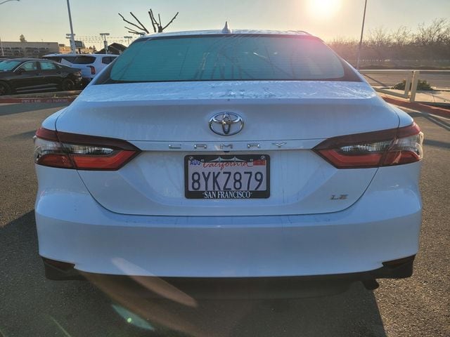 2021 Toyota Camry LE photo 5