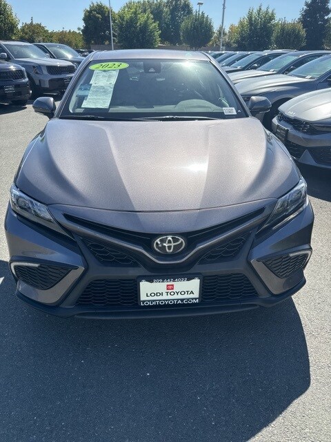 2023 Toyota Camry SE photo 2