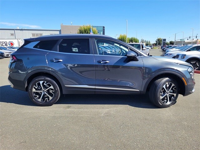 2023 Kia Sportage EX photo 3