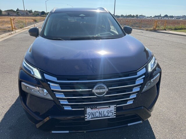 2024 Nissan Rogue Platinum photo 4
