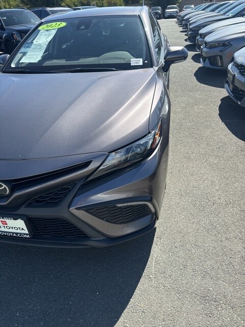 2023 Toyota Camry SE photo 3