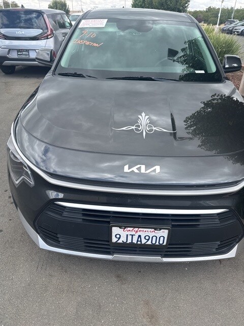 2024 Kia Niro LX photo 2