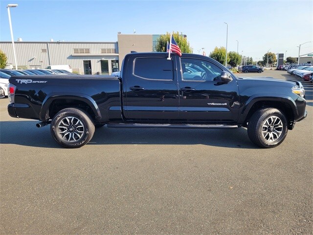 2021 Toyota Tacoma TRD Sport V6 photo 3