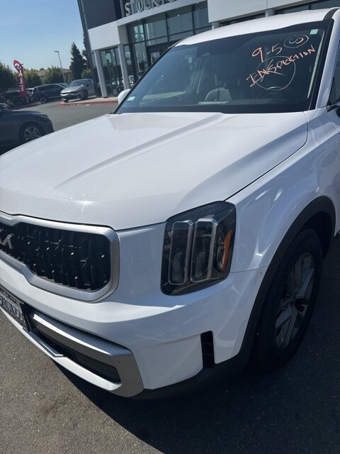 2024 Kia Telluride LX photo 2