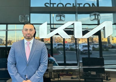 Staff member Armando Haro from ID_8df5b97382bd