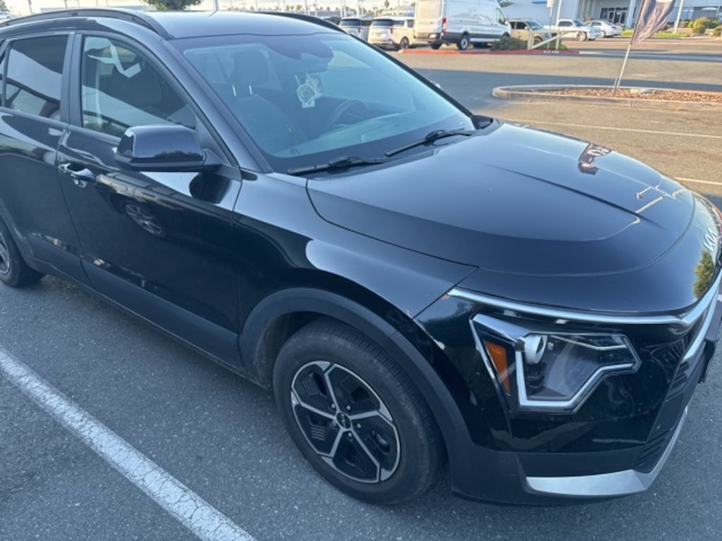 Used 2023 Kia Niro LX SUV