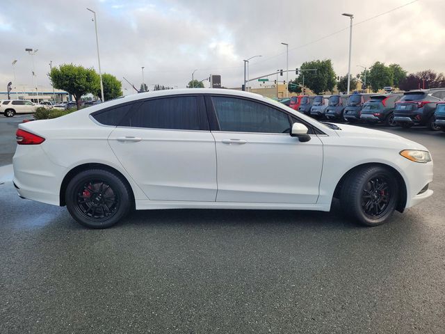 2018 Ford Fusion SE photo 3