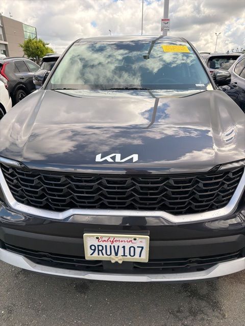 2025 Kia Sorento LX photo 3