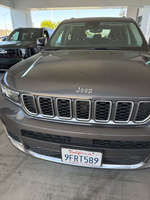 2023 Jeep Grand Cherokee L Laredo photo 3