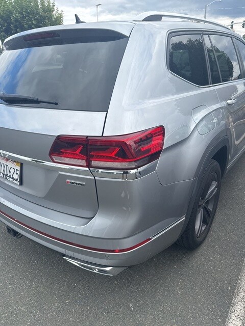 2022 Volkswagen Atlas V6 SEL R-Line photo 2