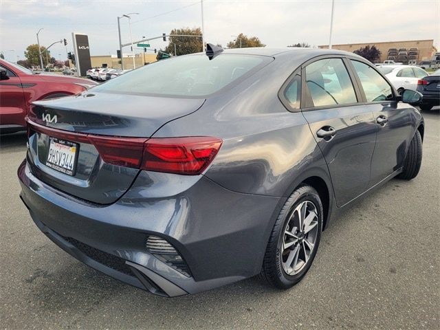 2024 Kia Forte LXS photo 3