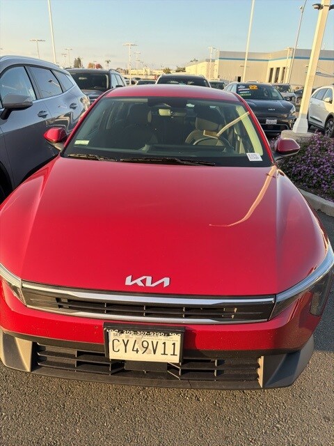 2025 Kia K4 LXS photo 2