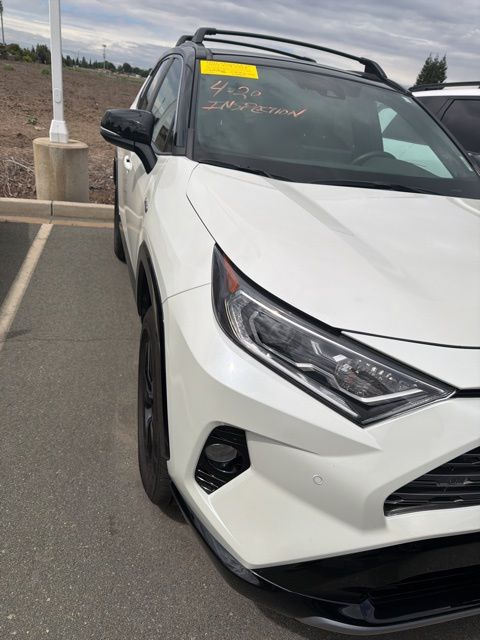 2021 Toyota RAV4 Hybrid XSE photo 4