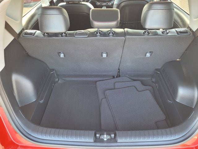 2025 Kia Soul GT-Line photo 3