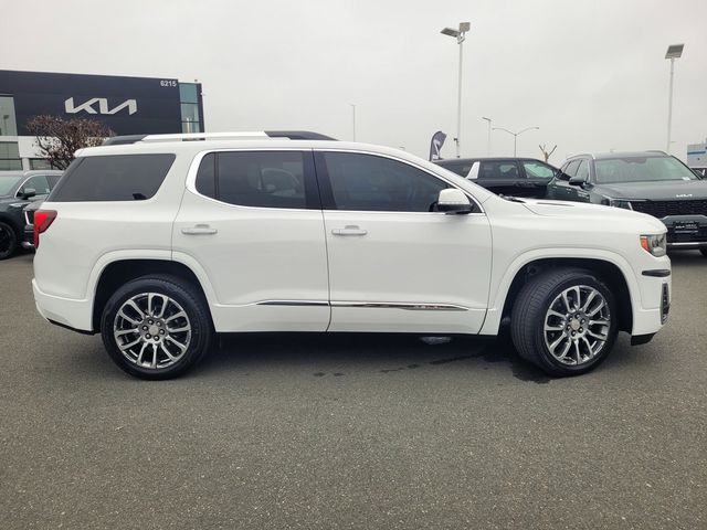 2022 GMC Acadia Denali photo 2