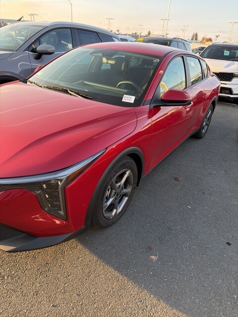 2025 Kia K4 LXS photo 4