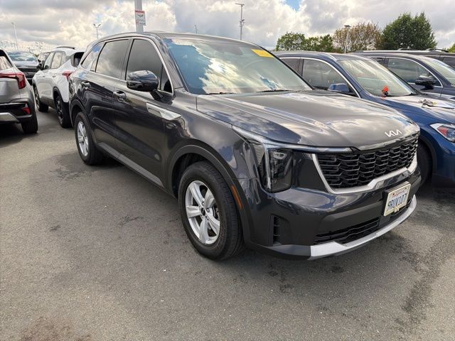 2025 Kia Sorento LX photo 5