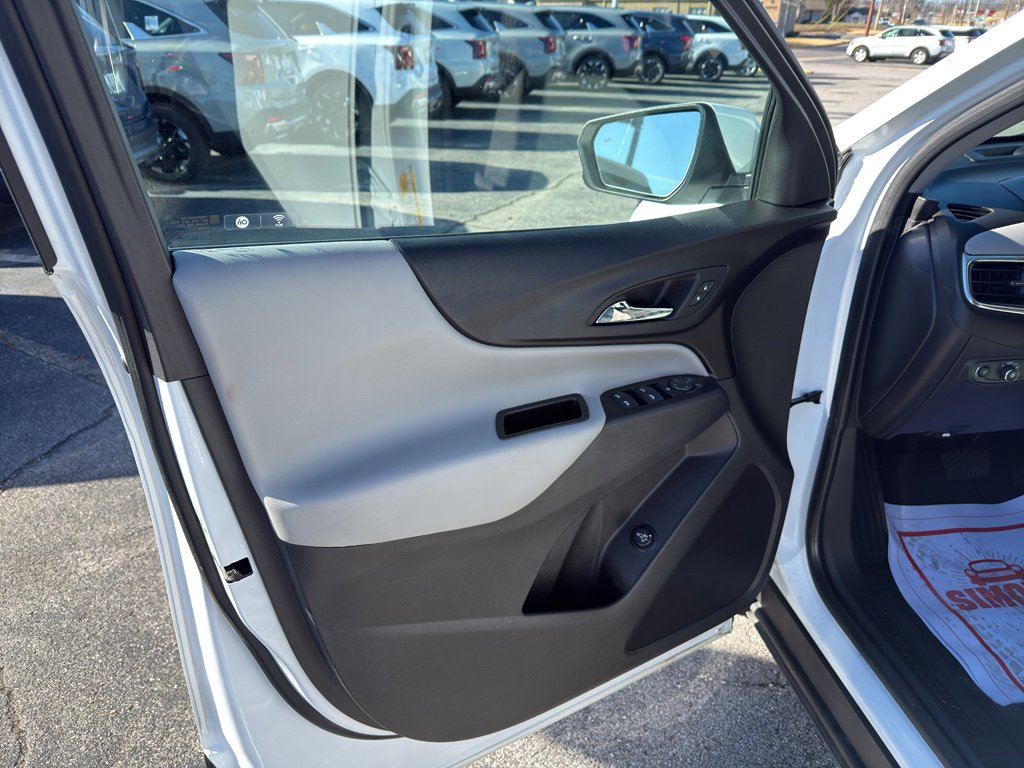 2023 Chevrolet Equinox LT - Photo 13