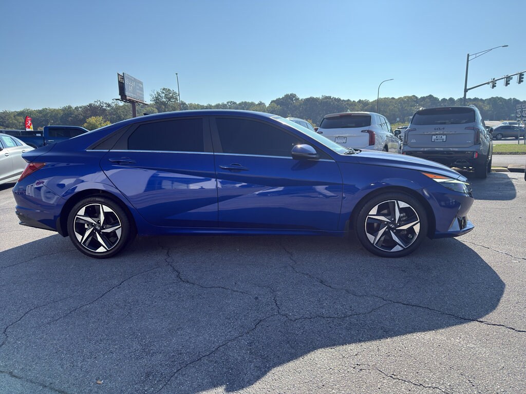 2023 Hyundai Elantra Hybrid Limited photo 2