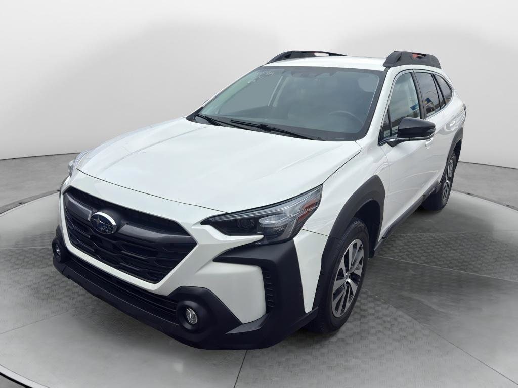 2024 Subaru Outback Premium's photo
