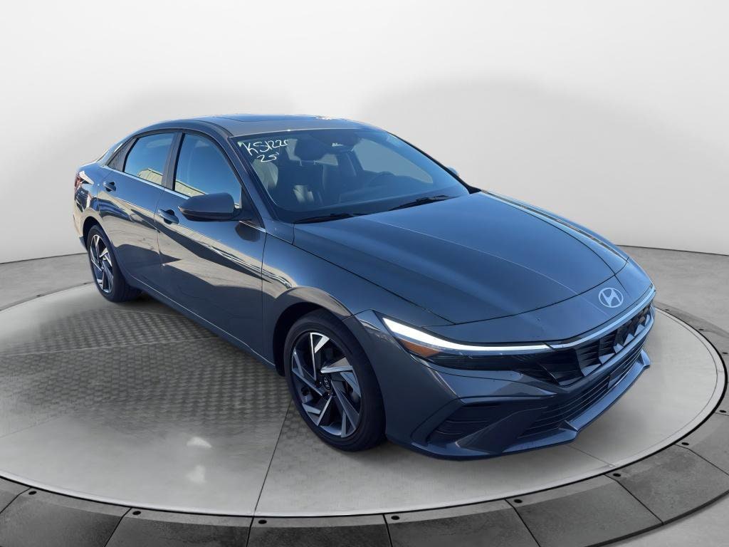 2025 Hyundai Elantra SEL - Photo 7