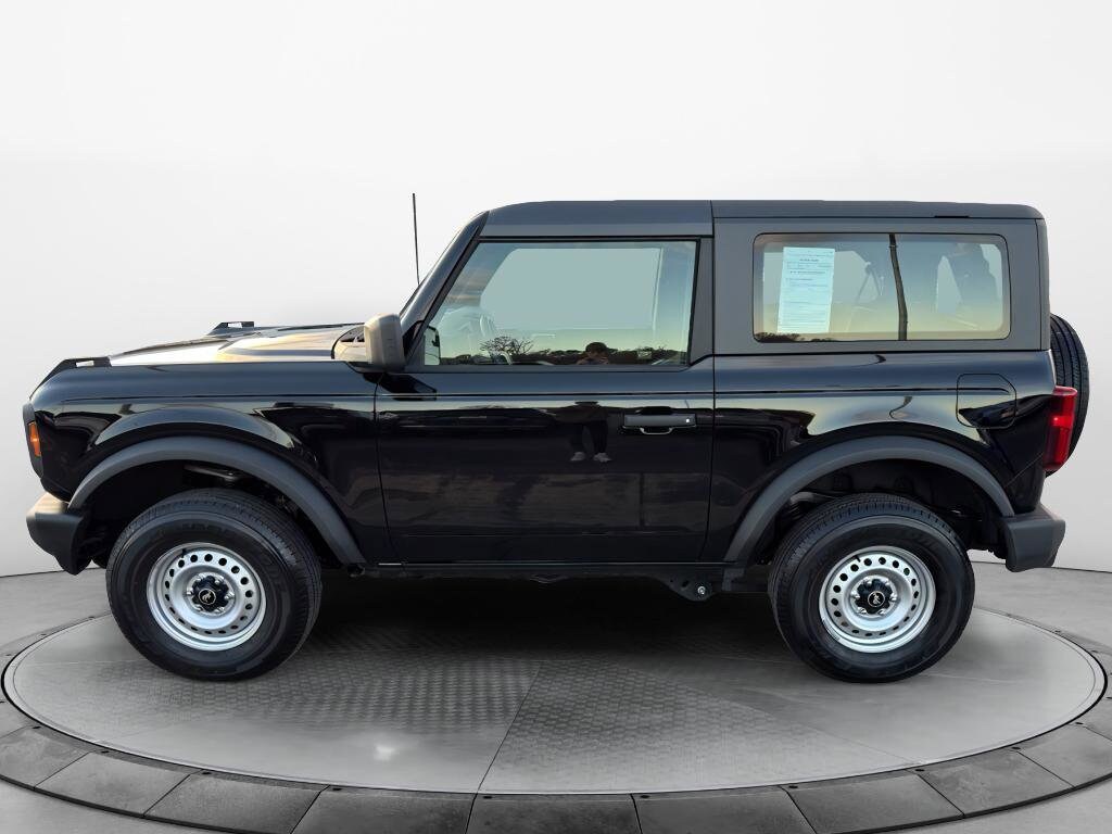 2025 Ford Bronco Base photo 2