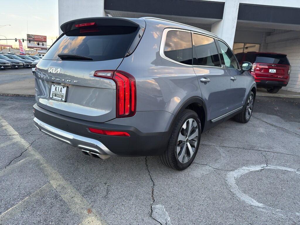 2022 Kia Telluride S photo 2