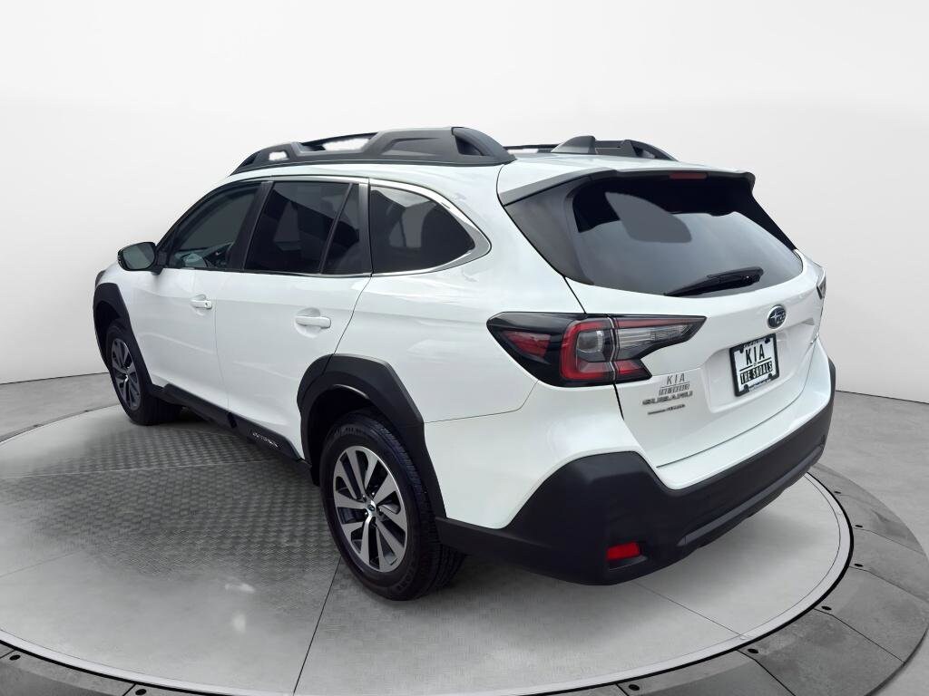 2024 Subaru Outback Premium photo 3