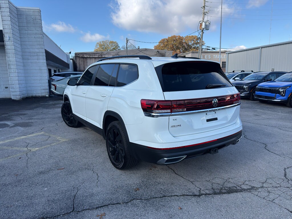 2025 Volkswagen Atlas SE Technology photo 3