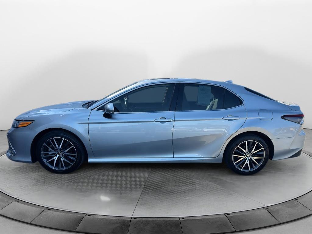 Used 2022 Toyota Camry Hybrid XLE Sedan