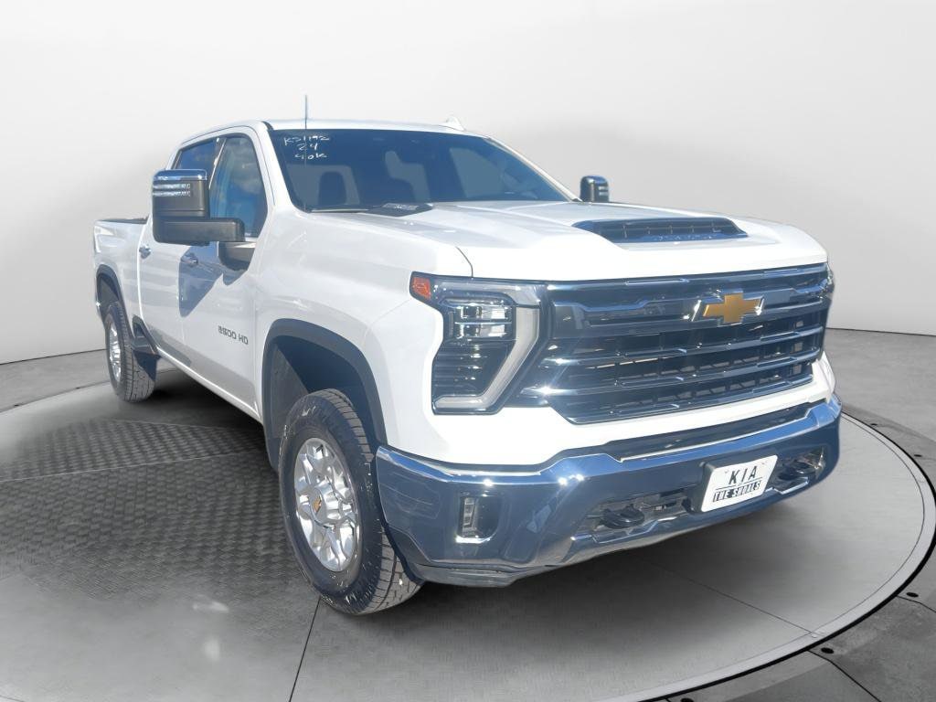 2024 Chevrolet Silverado HD LTZ 4WD Crew Cab Standard Box's photo
