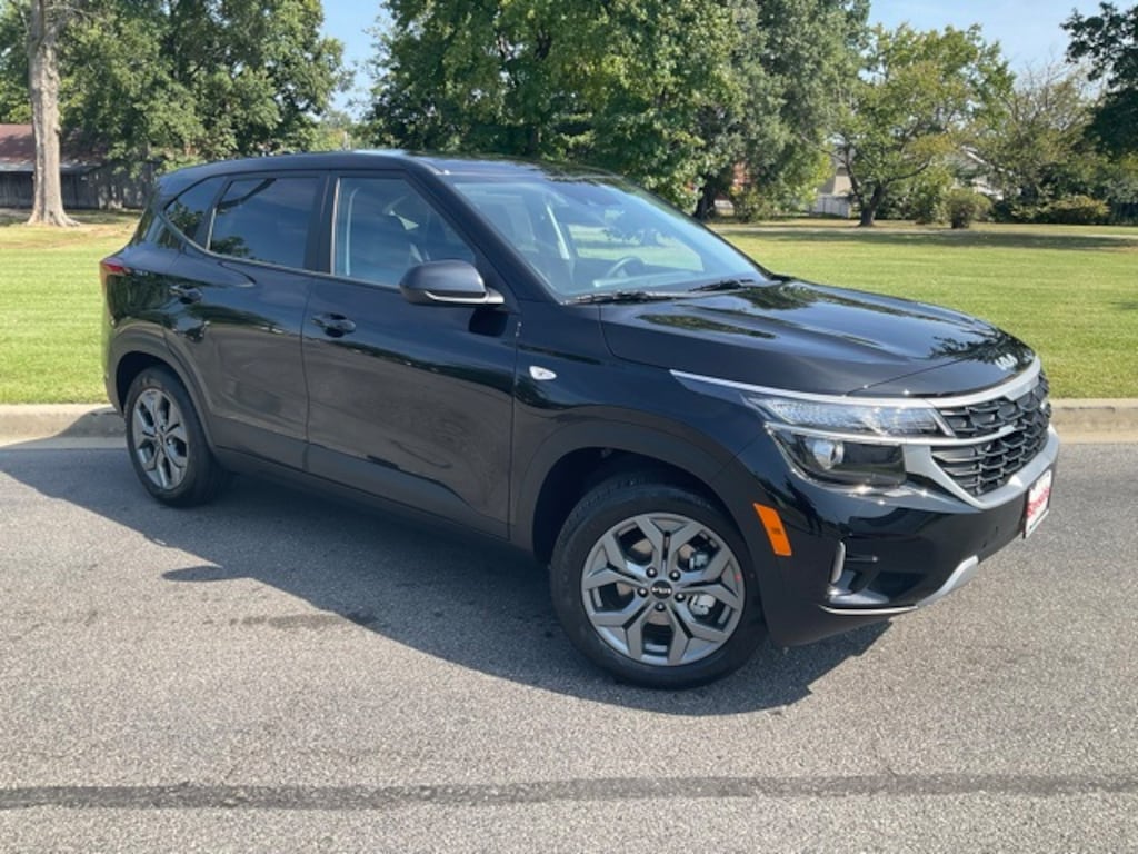 New 2026 Kia Seltos LX SUV