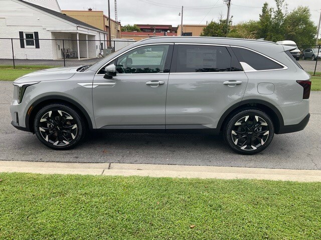 2026 Kia Sorento EX photo 3