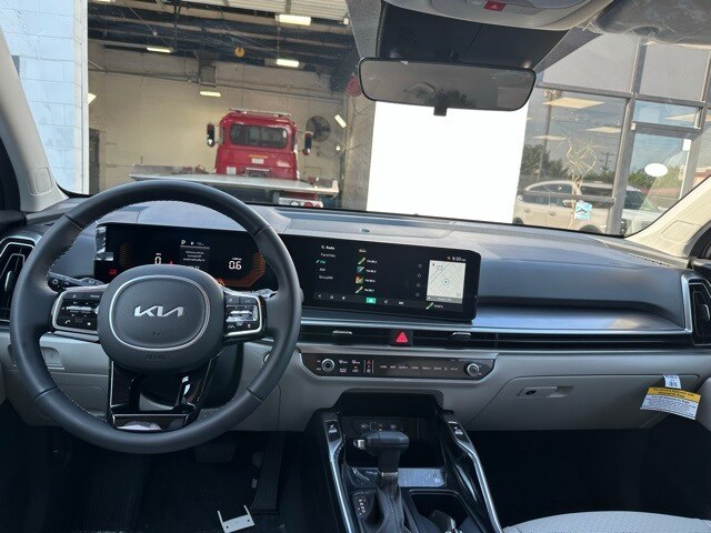2025 Kia Sorento S photo 3