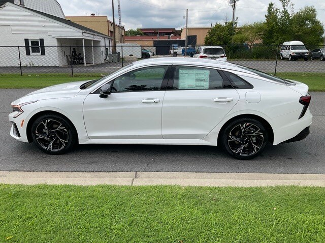2026 Kia K5 GT-Line photo 4
