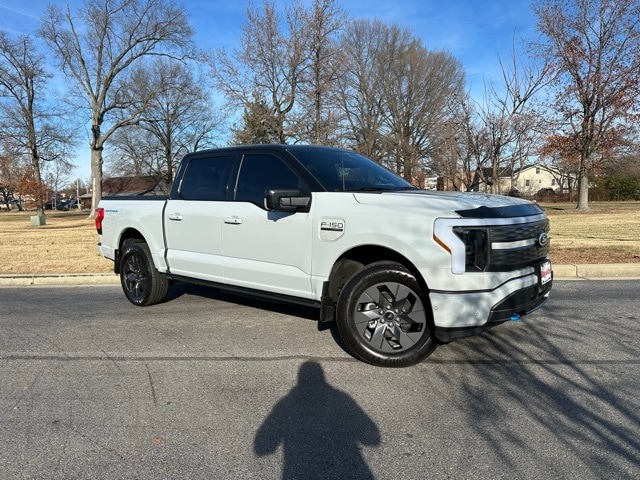 2023 Ford F-150 Lightning Lariat's photo
