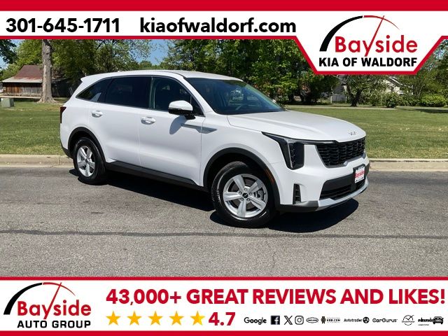 2026 Kia Sorento LX AT's photo