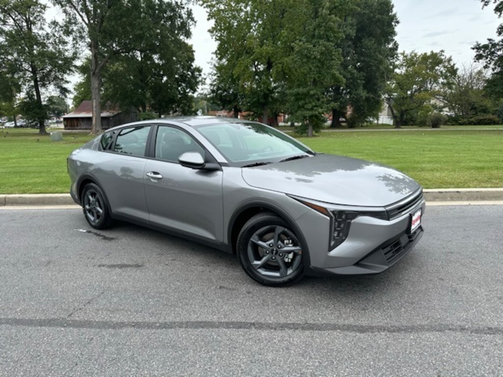 New 2025 Kia K4 LXS Sedan