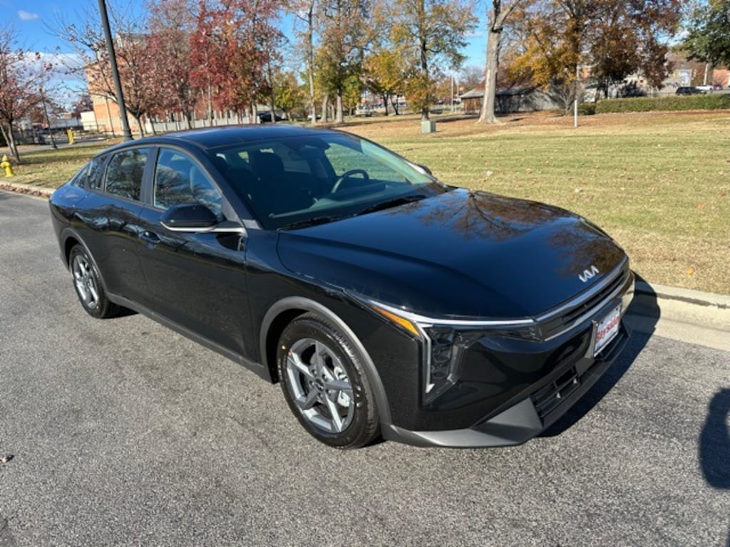 New 2025 Kia K4 LXS Sedan